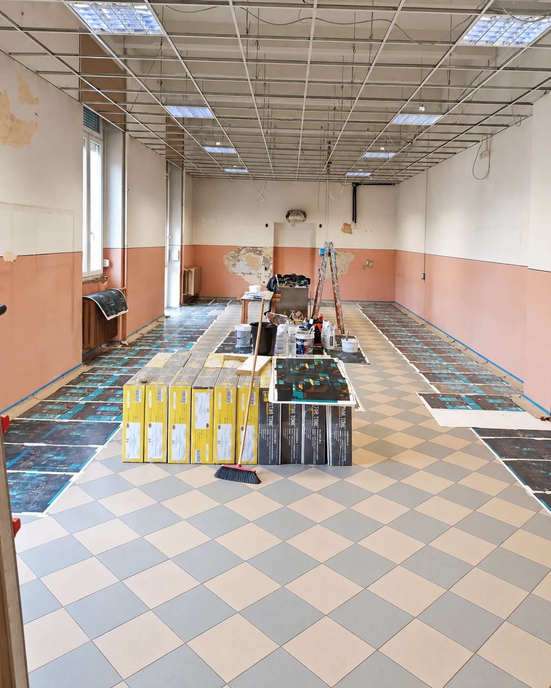Salone commerciale — prima